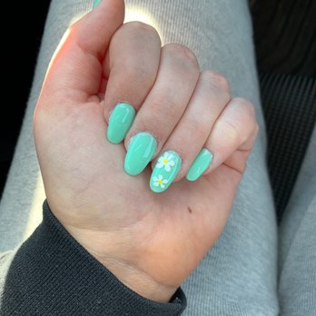 Nikki Nails - Nail Salons Near Me - Ames, Iowa