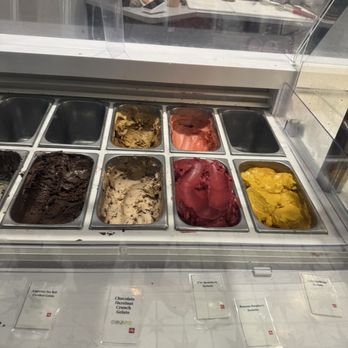 Illy Caffe - Williamsburg - Gelato too! - Wine Bars Near Me - Williamsburg, Virginia