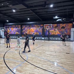 Swysh Den Basketball - Main court