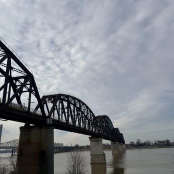Big Four Bridge - Landmarks & Historical Buildings Near Me - Louisville, Kentucky Big Four Bridge - Landmarks & Historical Buildings Near Me - Louisville, Kentucky