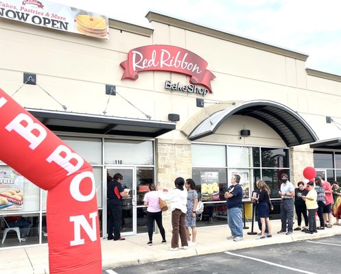 Red Ribbon Bakeshop by null