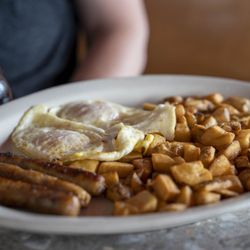 Art's Skillet - Traditional diner breakfast