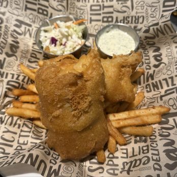 Rhythm On Monroe - Fish and chips - American Near Me - Huntsville, Alabama