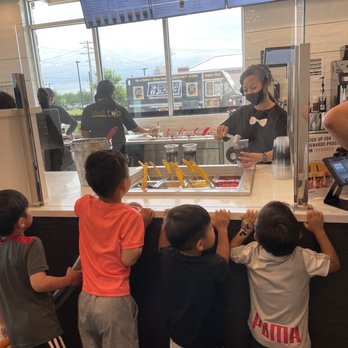Magic Cup - Kids excited to see their drinks made! - Bubble Tea Near Me - McKinney, Texas Magic Cup - Kids excited to see their drinks made! - Bubble Tea Near Me - McKinney, Texas