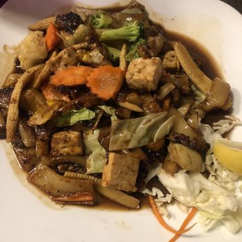 Noodle House - Pad See Ew w- tofu - Thai Near Me - Fairbanks, Alaska Noodle House - Pad See Ew w- tofu - Thai Near Me - Fairbanks, Alaska