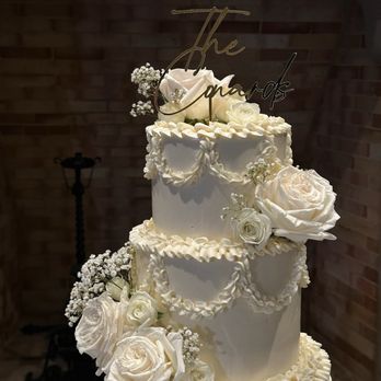 Edgewood Flowers - Decorate flowers for our cake - Florists Near Me - Orlando, Florida Edgewood Flowers - Decorate flowers for our cake - Florists Near Me - Orlando, Florida