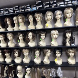 Salon Iaomo - Wig room