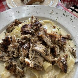 Best Chicken Alfredo I've ever had!!!!!!! Even my wife liked it and she's a red sauce person