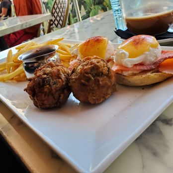 Blue Daisy - Eggs Benedict - Creperies Near Me - Santa Monica, California
