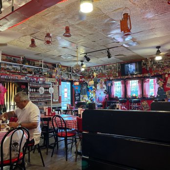 Bar-B-Que Caboose Cafe - Barbeque Near Me - Lynchburg, Tennessee