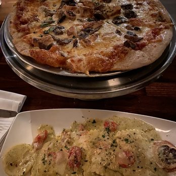 Spritzery - Crab ravioli and chicken and mushroom pizza - Italian Near Me - Pittsburgh, Pennsylvania Spritzery - Crab ravioli and chicken and mushroom pizza - Italian Near Me - Pittsburgh, Pennsylvania
