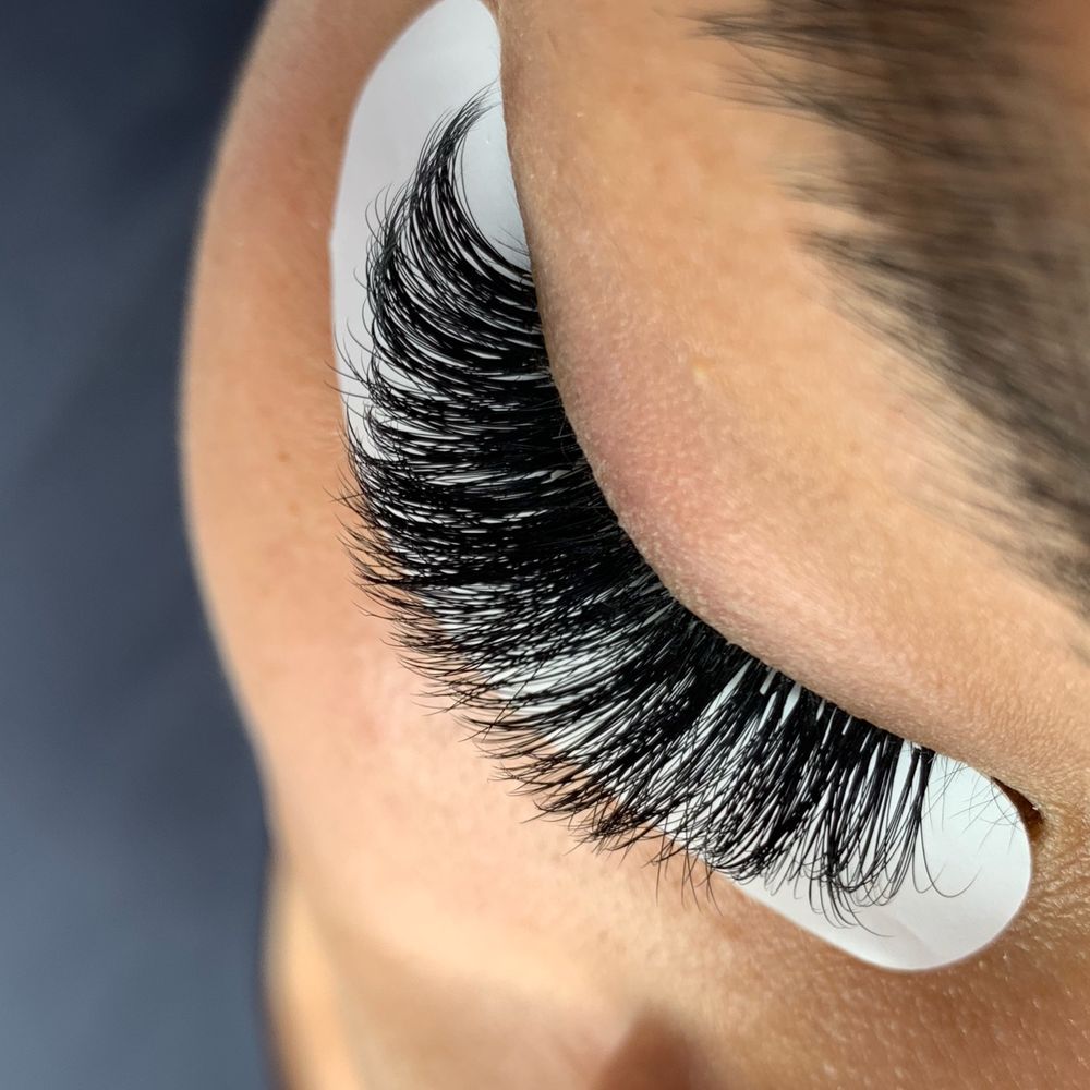 Top 10 Best Eyelash Extensions in Bellevue, WA Last Updated August
