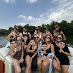 Bachelorette party on Lake Austin