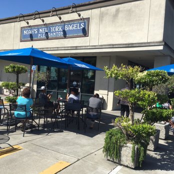 Noah's NY Bagels - Excellent outdoor seating. - Bagels Near Me - Pleasanton, California