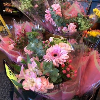 Ralphs - Grocery Near Me - La Canada Flintridge, California