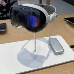 Apple Pentagon City - Apple Vision Pro