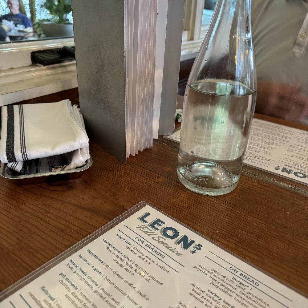 Leon's Full Service - Tablescape - Gastropubs Near Me - Decatur, Georgia
