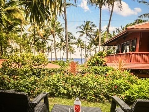 The Bali House & Cottage at Kehena Beach Hawaii by null