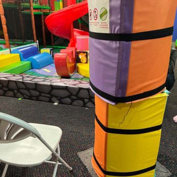 Hop Hop Playground - Seating area in front of a toddler play area (Hey Dads, tried to not get you in the shot! ) - Indoor Playcenter Near Me - Hayward, California Hop Hop Playground - Seating area in front of a toddler play area (Hey Dads, tried to not get you in the shot! ) - Indoor Playcenter Near Me - Hayward, California