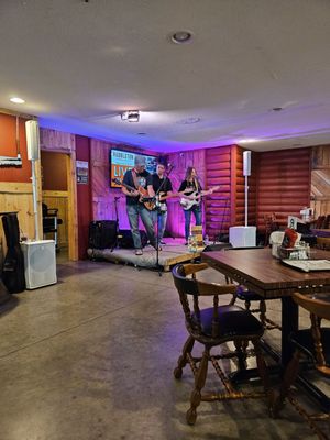 Hubbletons' Speakeasy Pub And Grill