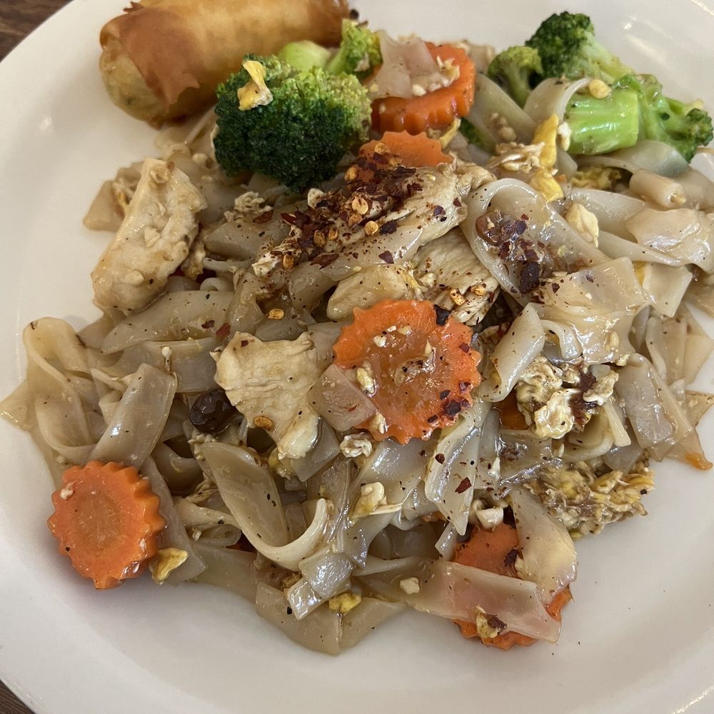 Thai House2 Restaurant - Pad Se-Ew - Thai Near Me - San Antonio, Texas
