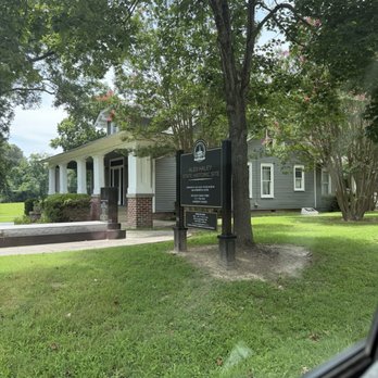 Alex Haley Museum and Interpretive Center - Museums Near Me - Henning, Tennessee