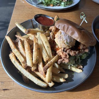 101 Craft Kitchen - Hot Honey Chicken Sandwich - Gastropubs Near Me - Fishers, Indiana