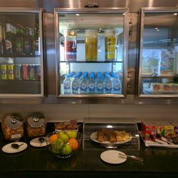Cathay Pacific First & Business Class Lounge - Self serve beverages