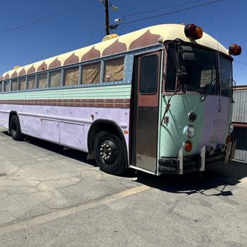 Joshua Tree Saloon - Dive Bars Near Me - Joshua Tree, California Joshua Tree Saloon - Dive Bars Near Me - Joshua Tree, California
