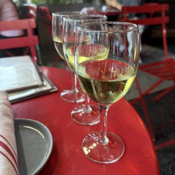 Amelie - Wine flight ( mineral whites) - French Near Me - New York, New York