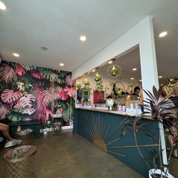 Rainbeau Jo's - Interior waiting area - Coffee & Tea Near Me - Lihue, Hawaii Rainbeau Jo's - Interior waiting area - Coffee & Tea Near Me - Lihue, Hawaii
