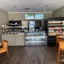 Jim Henry's Soup Company - Interior shot coming in the door