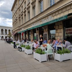 Trattoria Rucola - Bardzo fajne miejsce. Pizza bardzo smaczna, świetna obsługa, przyjazne dla rodzin z małymi dziećmi. Polecam.