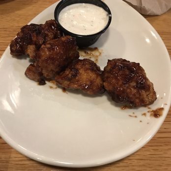 Applebee's Grill + Bar - I'm aware that this is the boneless wings app, but the portion was very small. - Sports Bars Near Me - Fridley, Minnesota