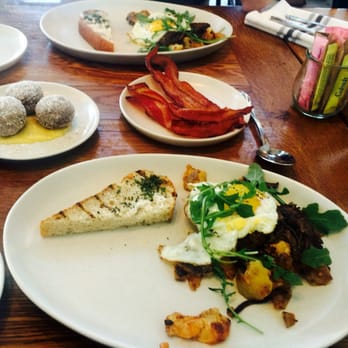 North Italia - Our brunch: Short rib hash (split), side of bacon and lemon donuts! - Italian Near Me - Phoenix, Arizona North Italia - Our brunch: Short rib hash (split), side of bacon and lemon donuts! - Italian Near Me - Phoenix, Arizona