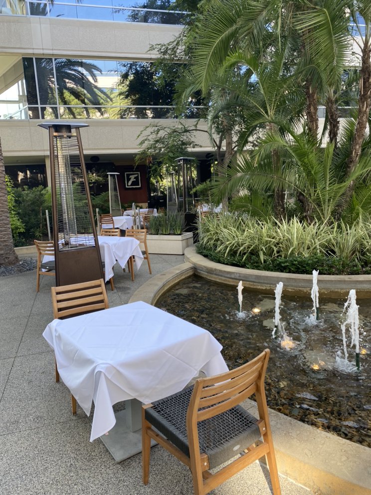 Fleming’s Prime Steakhouse & Wine Bar