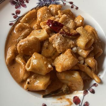 Bottega - Rigatoni Vodka Pink, spicy - Italian Near Me - San Francisco, California