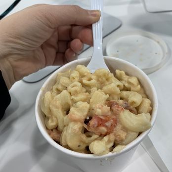 La La Lobster - Lobster Mac and cheese - Seafood Near Me - Yardley, Pennsylvania