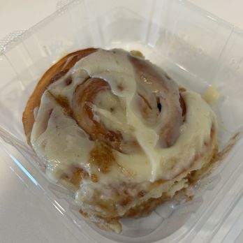 Teal House Coffee And Bakery - cinamon roll - Bakeries Near Me - Austin, Texas