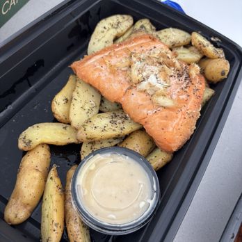The Battery - Salmon with potatoes - New American Near Me - Tampa Bay, Florida The Battery - Salmon with potatoes - New American Near Me - Tampa Bay, Florida