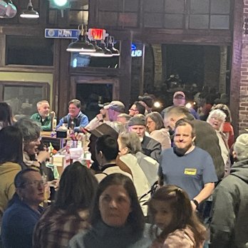 The Sportsman Tavern  - Bar top and seating - Sports Bars Near Me - Ronceverte, West Virginia