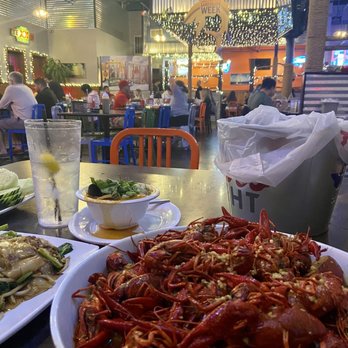Ocean Blue Oyster Bar - The view + our food! Ft. Crawfish, Tom Yum Seafood Soup, Pad See Ew - Seafood Near Me - Austin, Texas Ocean Blue Oyster Bar - The view + our food! Ft. Crawfish, Tom Yum Seafood Soup, Pad See Ew - Seafood Near Me - Austin, Texas