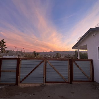 Perris Valley Fence - Custom made corrugated metal and redwood - Fences & Gates Near Me Perris Valley Fence - Custom made corrugated metal and redwood - Fences & Gates Near Me
