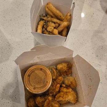 Hencredible - Karaage Popcorn bites and Furikake Fries - Sandwiches Near Me - Las Vegas, Nevada