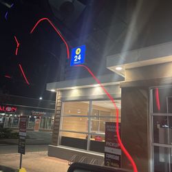 McDonald's - The mcdonalds 24h sign.
