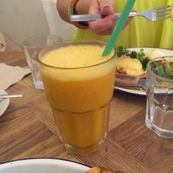 Brunch & Cake - Colombia smoothie (papaya, mango, passion fruit) - Breakfast & Brunch Near Me - Barcelona, B Brunch & Cake - Colombia smoothie (papaya, mango, passion fruit) - Breakfast & Brunch Near Me - Barcelona, B