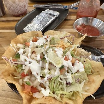 Macualli Downtown - Chicken taco salad - Mexican Near Me - Rapid City, South Dakota Macualli Downtown - Chicken taco salad - Mexican Near Me - Rapid City, South Dakota