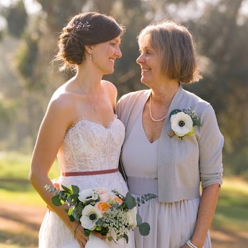 Magnolia Soul Flowers - photo credit: Amy Reams Photography @thereamsphoto www.thereams.com - Florists Near Me Magnolia Soul Flowers - photo credit: Amy Reams Photography @thereamsphoto www.thereams.com - Florists Near Me