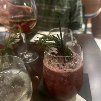 La Cave - Wine Bars Near Me - Pasadena, California