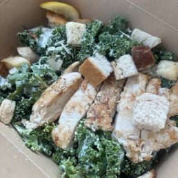 C salad with kale and chicken C salad with kale and chicken
